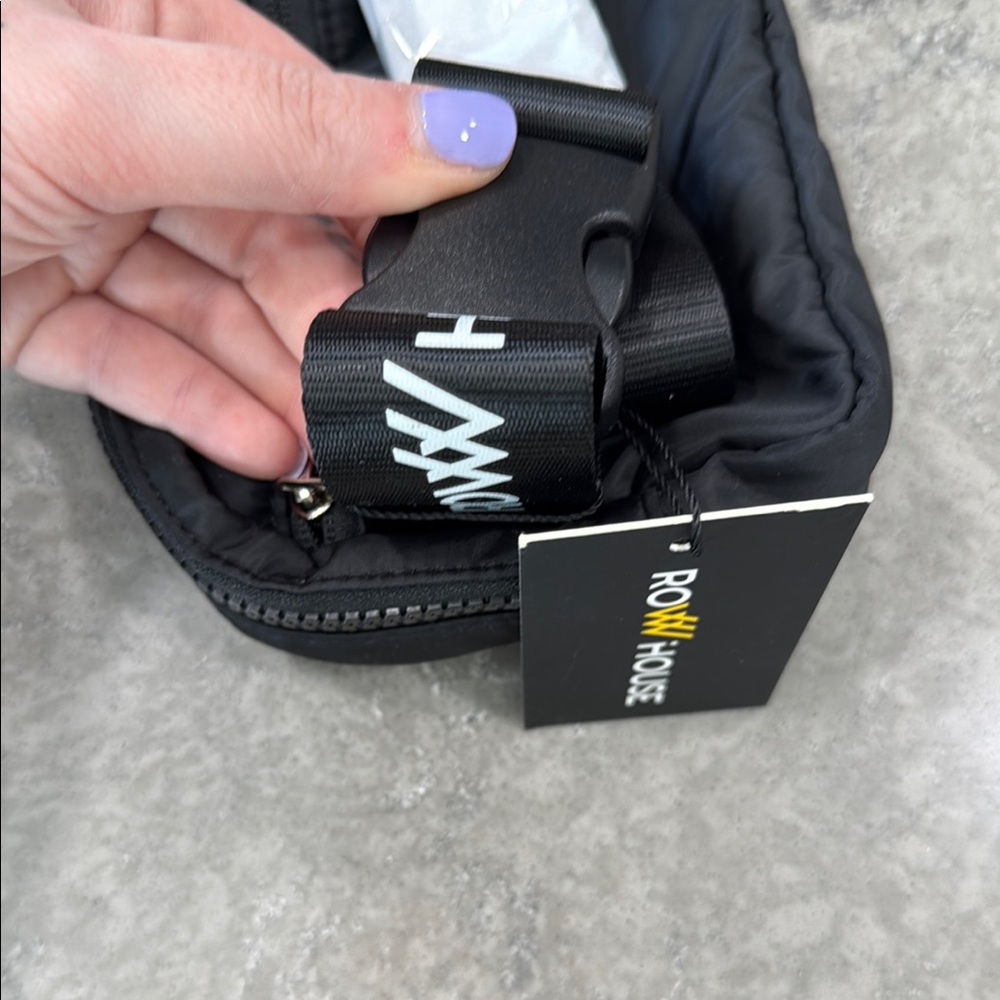 Black Crossbody Bag - Row House - Picture 3 of 4